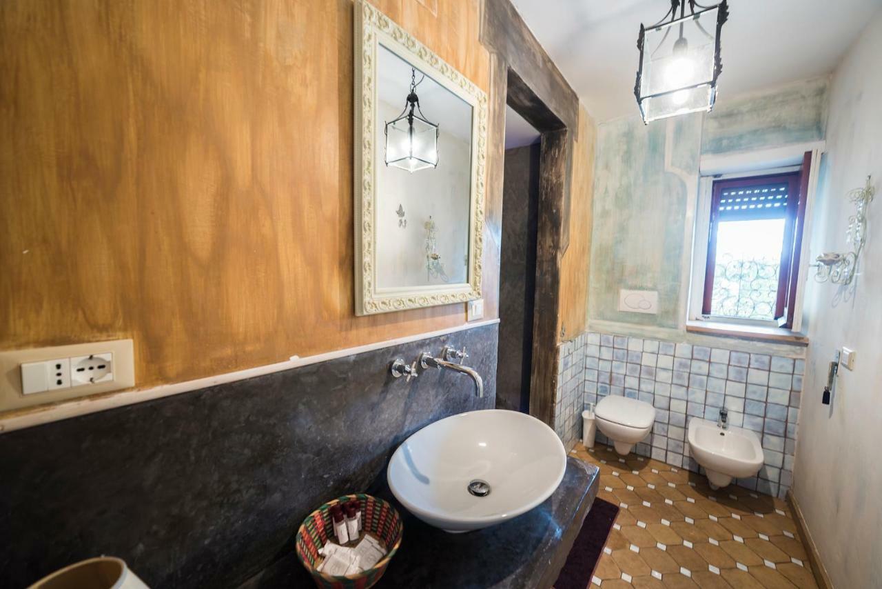 Un Ospite A Fontania Bed and Breakfast Gaeta Buitenkant foto