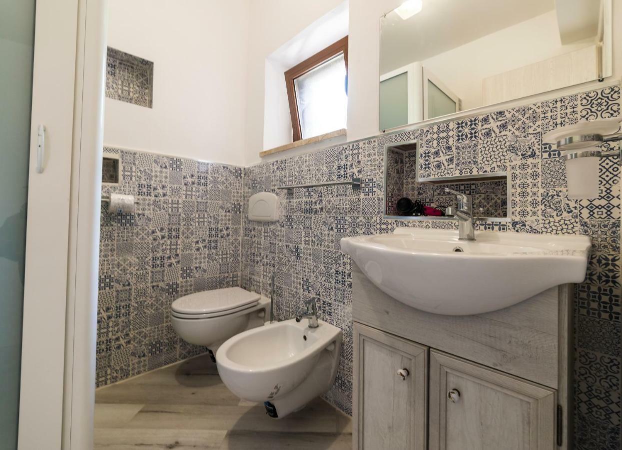 Un Ospite A Fontania Bed and Breakfast Gaeta Buitenkant foto