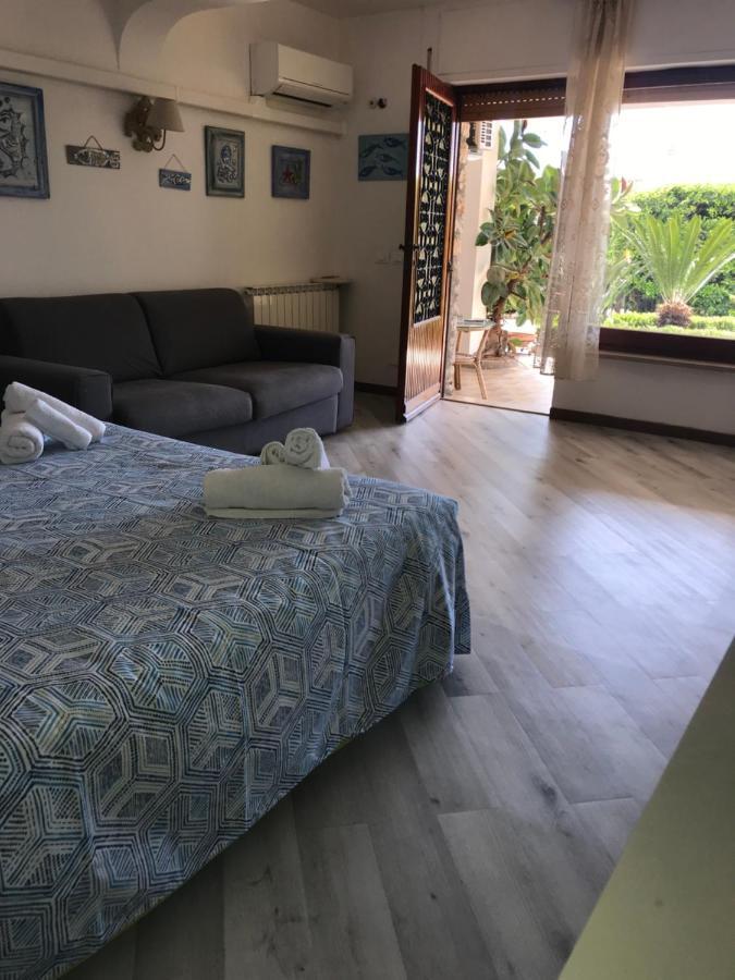 Un Ospite A Fontania Bed and Breakfast Gaeta Buitenkant foto