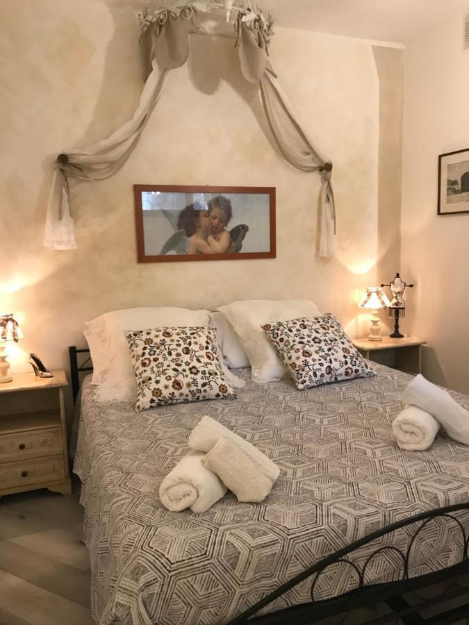 Un Ospite A Fontania Bed and Breakfast Gaeta Buitenkant foto